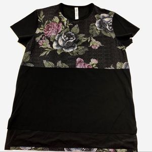 Lululemon Garden Party Snapshot Tee Size 6